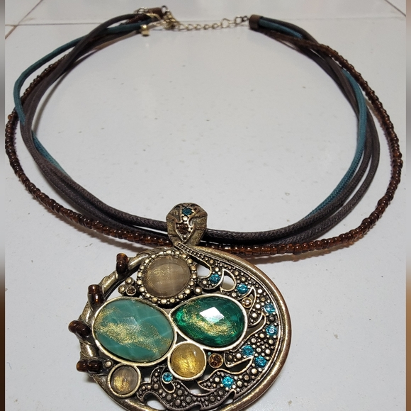 VTG* Brass jeweled pendant/choker necklace. - Picture 2 of 5